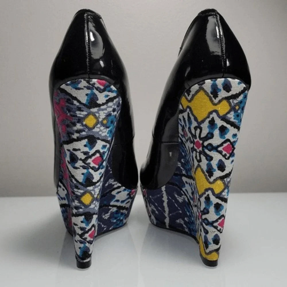 Steve Madden Unique Platform Chunky Heels 6.5 Wedge‎ Black Patent Leather Ikat